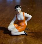 Antiek Japans beeldje van een jonge vrouw, Ophalen of Verzenden, Zo goed als nieuw, Mens