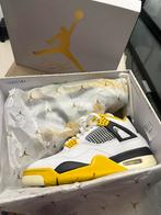 Jordan 4 vivid sulfur maat 44, Ophalen of Verzenden, Nieuw