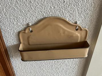 Vintage emaille kammenbakje beschikbaar voor biedingen