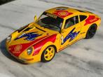Porsche 911 Carrera Pirelli geel, Burago 1 op 18, Hobby en Vrije tijd, Modelauto's | 1:18, Ophalen, Zo goed als nieuw, Auto, Bburago