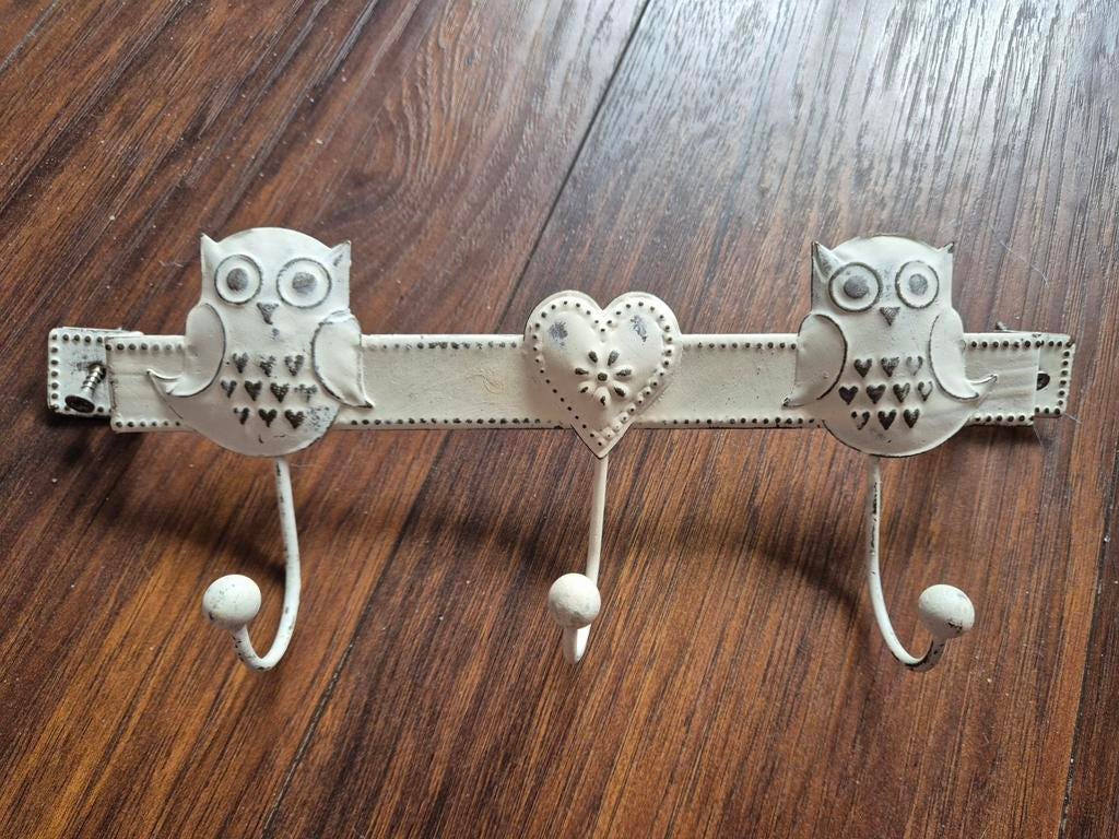 Metalen whitewash kapstokje met uilen., Wandkapstok, Ophalen of Verzenden, Zo goed als nieuw, Minder dan 100 cm