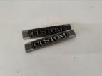 2 x ford custom oldtimer auto embleem logo, Verzamelen, Ophalen of Verzenden, Reclamebord