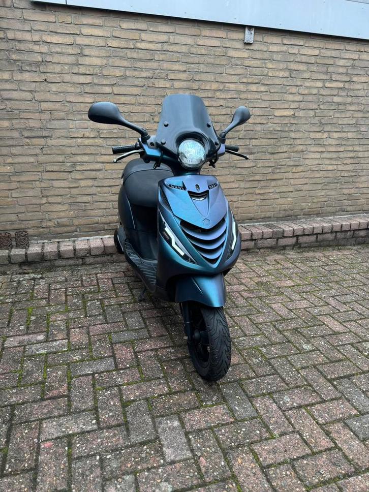 Piaggio zip 70cc 2t 2009 brom, Fietsen en Brommers, Scooters | Piaggio, Zo goed als nieuw, Zip, Maximaal 45 km/u, Tweetakt, Ophalen of Verzenden