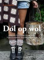 Turid Lindeland - Dol op wol, nieuwe toepassingen voor tradi, Ophalen of Verzenden, Zo goed als nieuw