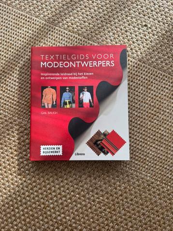 Gail Baugh - Textielgids voor modeontwerpers beschikbaar voor biedingen