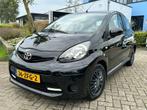Toyota Aygo 1.0 12V Vvt-i 3DRS Asperation 2012✅ Zwart, Auto's, Voorwielaandrijving, Euro 5, Stof, Zwart