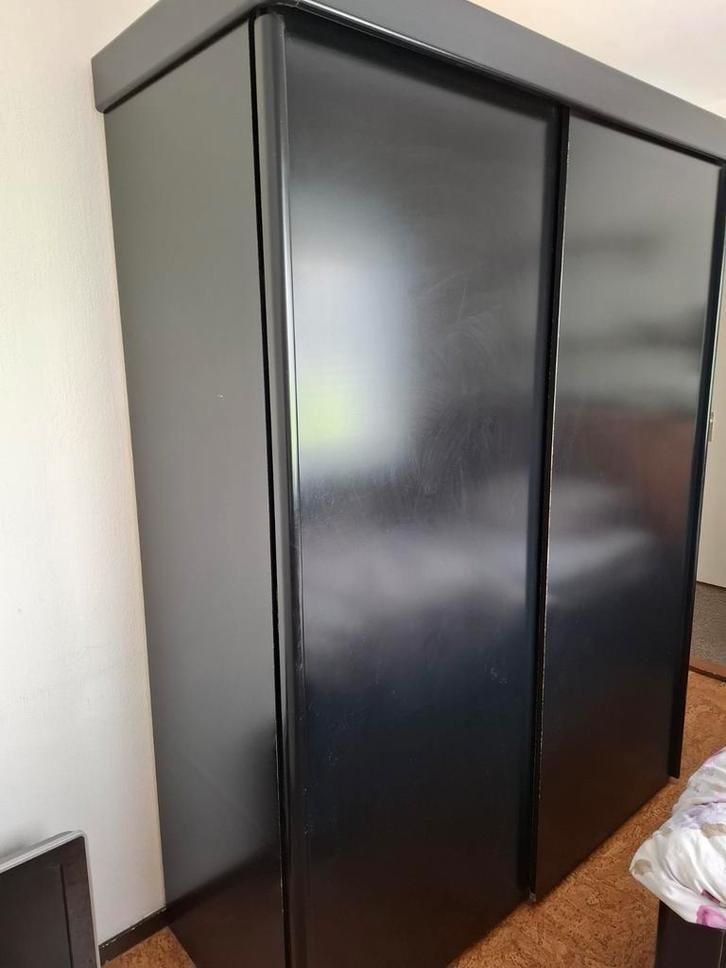 Zwarte MDF schuifdeurkast - Robuust design, Huis en Inrichting, Kasten | Kledingkasten, Ophalen