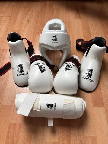 Matsuru Beschermset Taekwondo/Karate beschikbaar voor biedingen