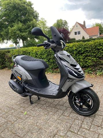 Piaggio Zip iget E5 RS Nardo Grey 45km brom nieuw beschikbaar voor biedingen