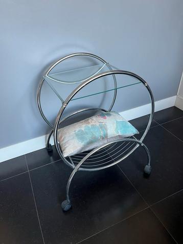 Vintage jaren 50 bijzettafeltje beschikbaar voor biedingen