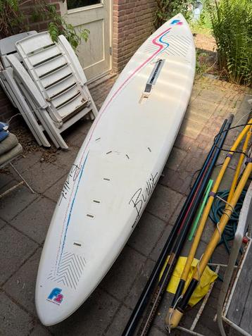 F2 Surfboard met gear beschikbaar voor biedingen