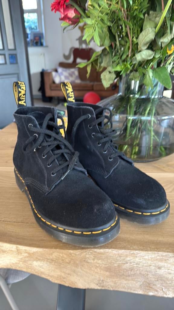 Dr. Martens suede veter laarzen, Ophalen of Verzenden, Zo goed als nieuw, Zwart, Boots