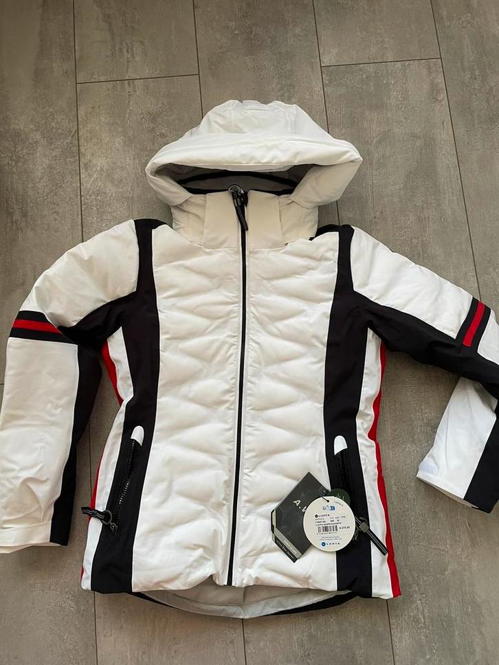 Dames ski jas skijas Lutha kaaresuvanto maat 38 NIEUW, Kleding | Dames, Wintersportkleding, Zo goed als nieuw, Jack, Maat 38/40 (M)