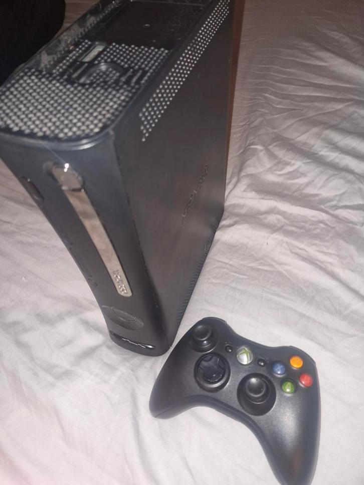 Werkende Xbox 360 Elite zonder hdd (met enkele games), Spelcomputers en Games, Spelcomputers | Xbox 360, Gebruikt, 120 GB, 360 Elite of Super Elite