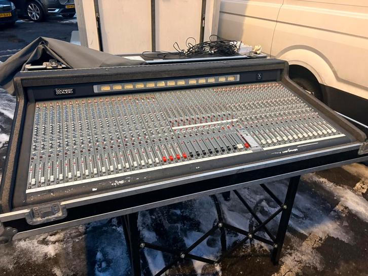 Crest x8 mengpaneel, zeer nette staat., Muziek en Instrumenten, Mengpanelen, Zo goed als nieuw, 20 kanalen of meer, Ophalen