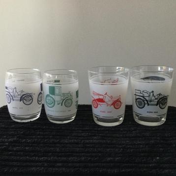 Vintage glazen klassieke auto’s – set 4 – kleurrijk stijlvol beschikbaar voor biedingen