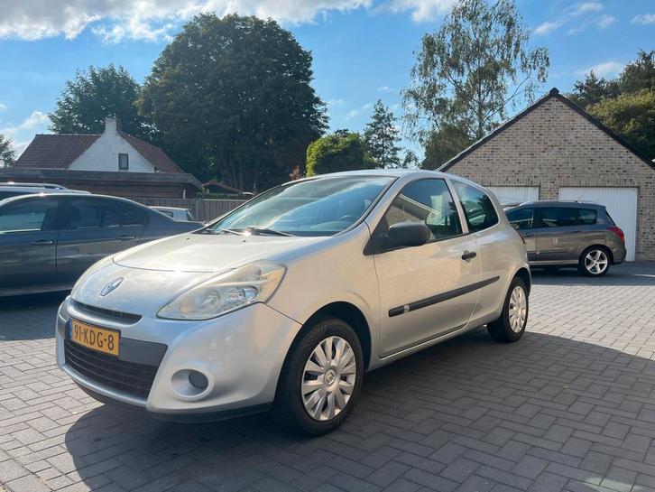 Renault Clio 1.2 16V 2009 Airco Navigatie nap logisch, Auto's, Renault, Particulier, Benzine, B, Hatchback, Handgeschakeld, Origineel Nederlands