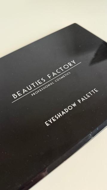 Beauties Factory | Eyeshadow palette beschikbaar voor biedingen