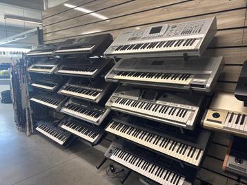 veel Keyboards Korg Yamaha Roland Technics Casio beschikbaar voor biedingen