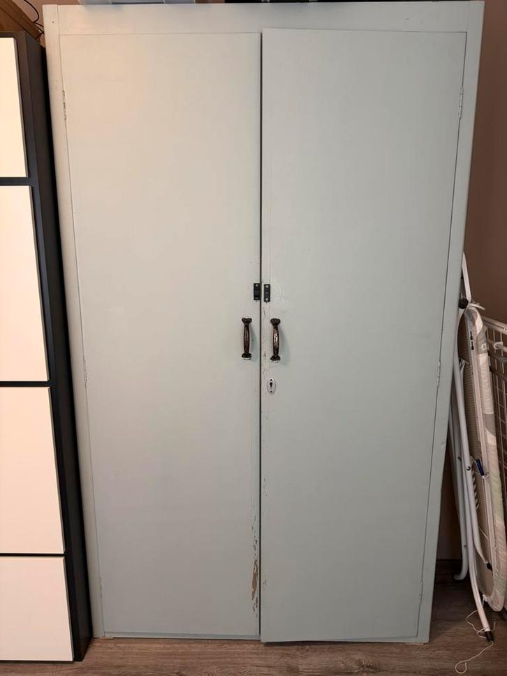 Wooden Cabinet Kast 212 cm high x 124 cm wide, Huis en Inrichting, Kasten | Roldeurkasten en Archiefkasten, Gebruikt, 200 cm of meer