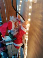 Hangende kerstman op trap. Ongeveer 90 cm lang. Mooi met Led, Diversen, Kerst, Ophalen