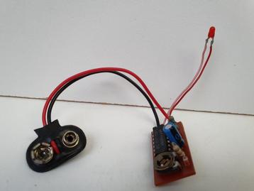 Sluitverlichtingsgarnituur werkt op 9 Volt batterij t.e.a.b. beschikbaar voor biedingen