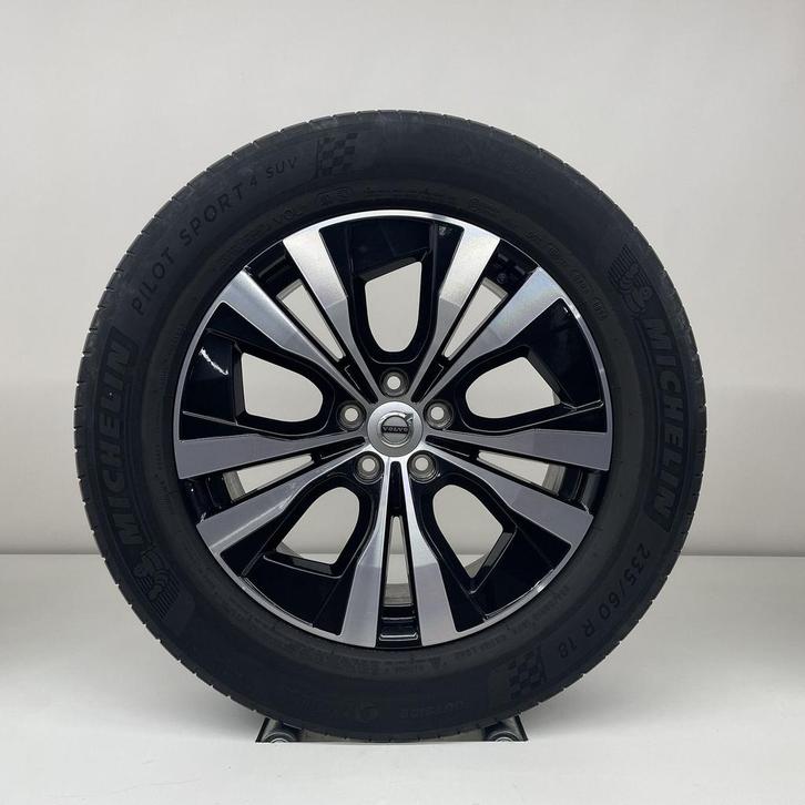 Volvo 18 inch velgen + zomerbanden XC60 2017-, Auto-onderdelen, Banden en Velgen, Banden en Velgen, Zomerbanden, 18 inch, 235 mm