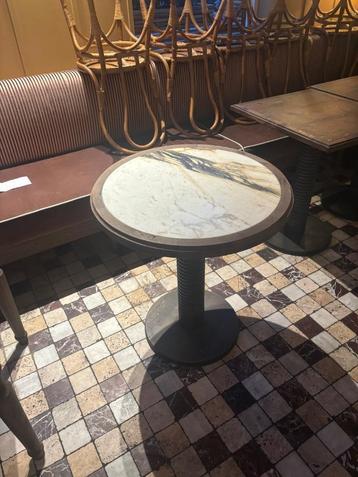 Kleine bistro tafel rond marmer hout chique vintage horeca  beschikbaar voor biedingen