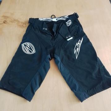 zulu korte broek maat  y30 gebruikt voor bmx  beschikbaar voor biedingen