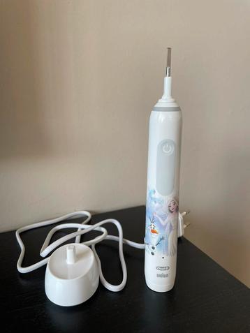 Oral B Pro Junior elektrische tandenborstel Frozen beschikbaar voor biedingen