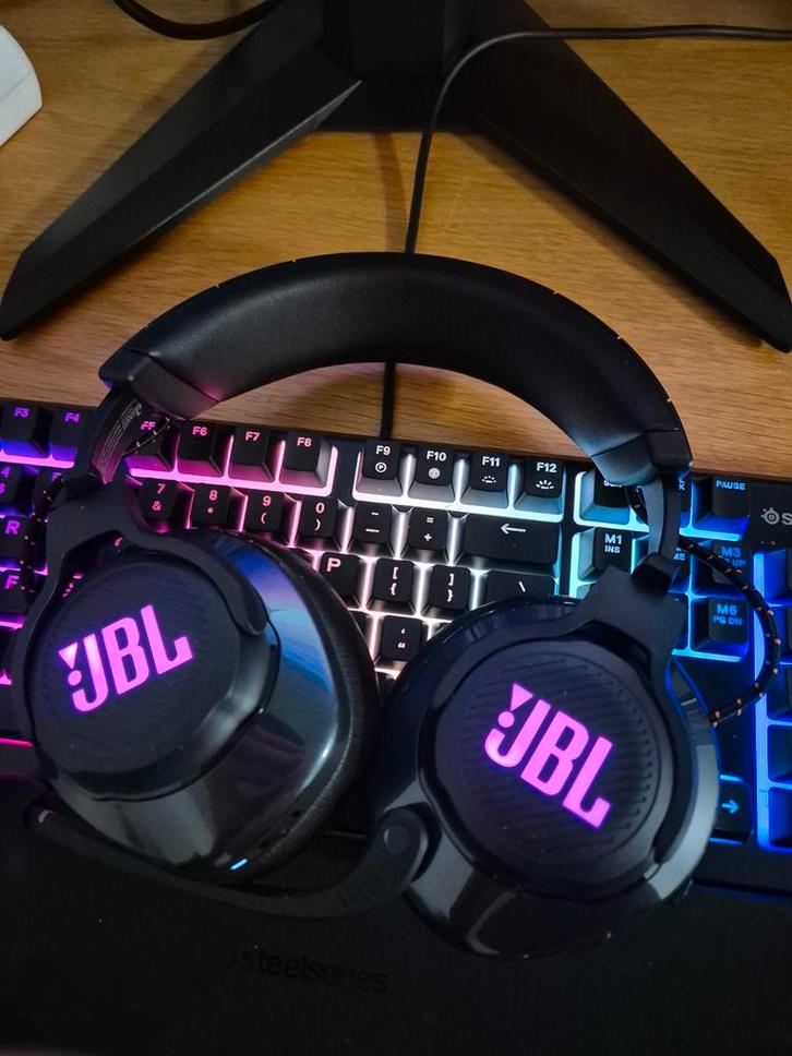 JBL Quantum 610 Gaming Headset, Computers en Software, Headsets, Gebruikt, Over-ear, Bedraad, Gaming headset, Inklapbare microfoon