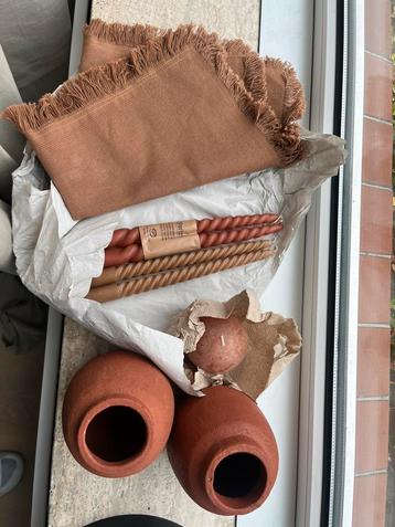 Terracotta decoratie beschikbaar voor biedingen