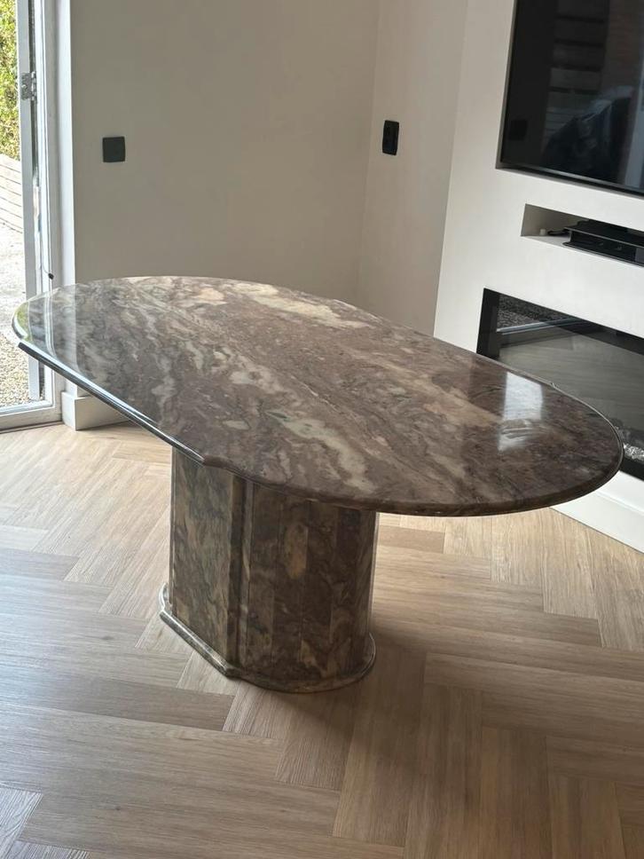 Vintage eettafel van Arabescato Orobico Rosso marmer, Huis en Inrichting, Tafels | Eettafels, Zo goed als nieuw, 50 tot 100 cm