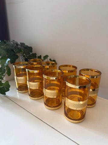 Set van 8 glazen amber/goud kleurig vintage jaren 60 beschikbaar voor biedingen
