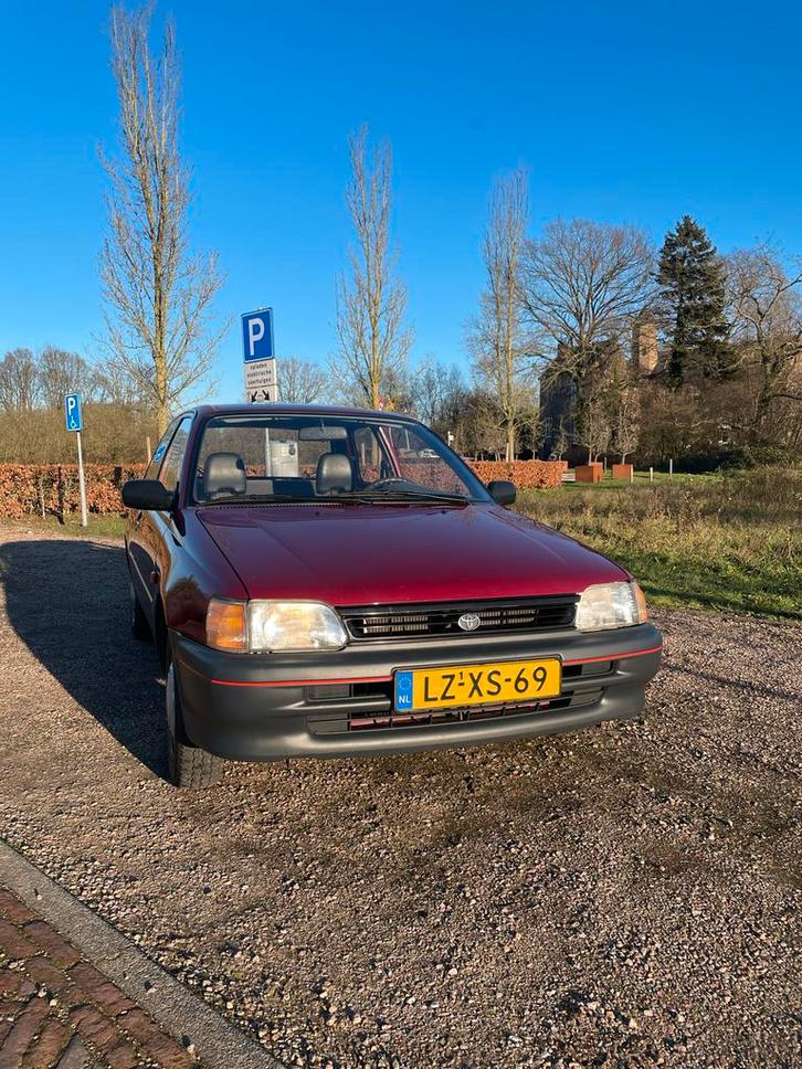 Toyota Starlet 1.3 XLI AUT E2 1995 Rood, Auto's, Toyota, Particulier, Starlet, Benzine, Hatchback, Automaat, Origineel Nederlands