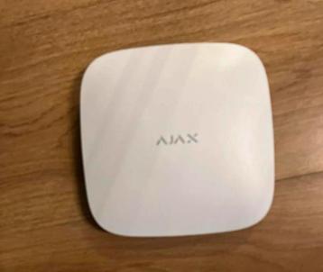 Ajax hub nieuw beschikbaar voor biedingen