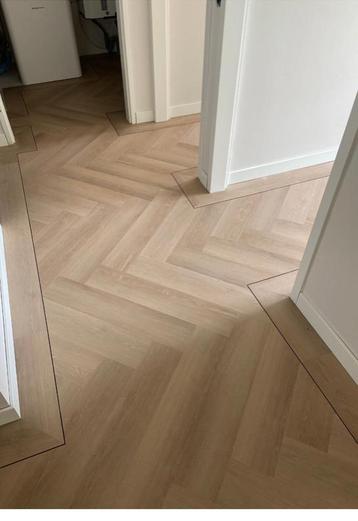 Gezocht stoffeerder voor visgraat vloer beschikbaar voor biedingen