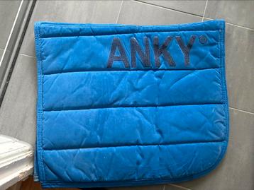 Anky dekje beschikbaar voor biedingen