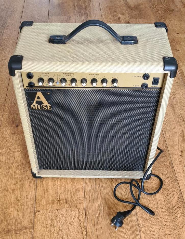A Muse MVG 300 Gitaarversterker, Muziek en Instrumenten, Versterkers | Bas en Gitaar, Gebruikt, Gitaar, Minder dan 50 watt, Ophalen of Verzenden