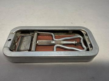 Vintage Rolls Razor met orginele doos en handleiding beschikbaar voor biedingen