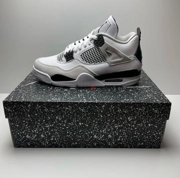Jordan 4 military black 43 beschikbaar voor biedingen