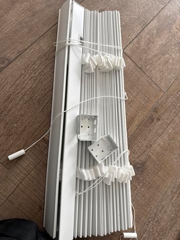 Witte jaloezieën kunstof 60cm beschikbaar voor biedingen