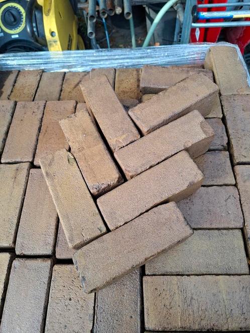 45m² gebakken dikformaat/7duimer, geel, op pallet, Tuin en Terras, Tegels en Klinkers, Gebruikt, Klinkers, Keramiek, 10 m² of meer