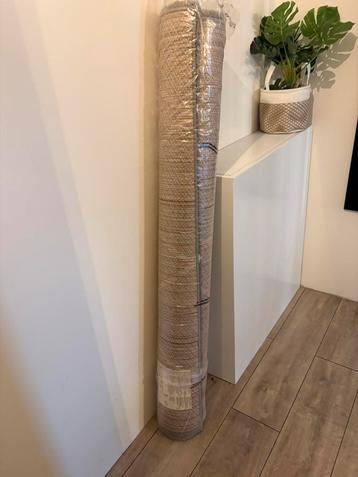 Grijs Vloerkleed beschikbaar voor biedingen