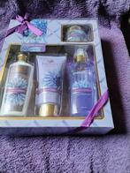 Embrace giftset v. secrets nw, Ophalen of Verzenden, Nieuw, Bodylotion, Crème of Olie