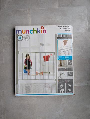 Munchkin Traphekje - push to shut beschikbaar voor biedingen