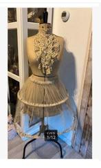 Antieke Paspop, Brits, met Jabot, Ophalen of Verzenden