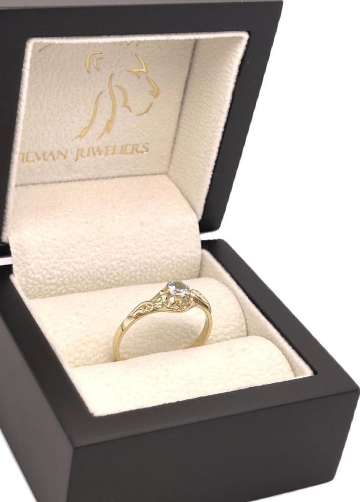 Vintage Gouden Ring Briljant Geslepen Baby Blue Topaas, Sieraden, Tassen en Uiterlijk, Ringen, Zo goed als nieuw, Dame, 18 tot 19