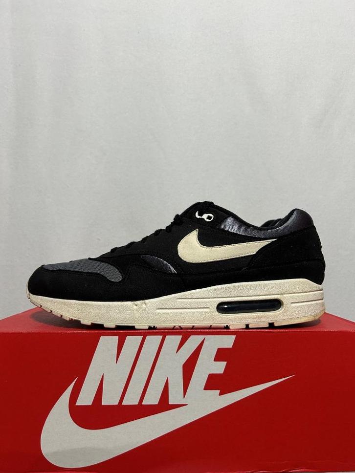 BIJNA NIEUW! Maat 45 - Nike Air Max 1 By You Black White, Kleding | Heren, Schoenen, Zo goed als nieuw, Sneakers of Gympen, Overige kleuren