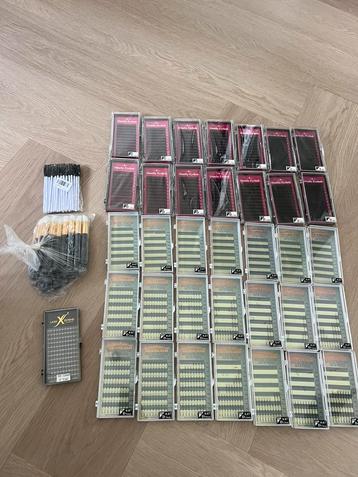 Wimperextensions 1D 3D 4D 5D beschikbaar voor biedingen